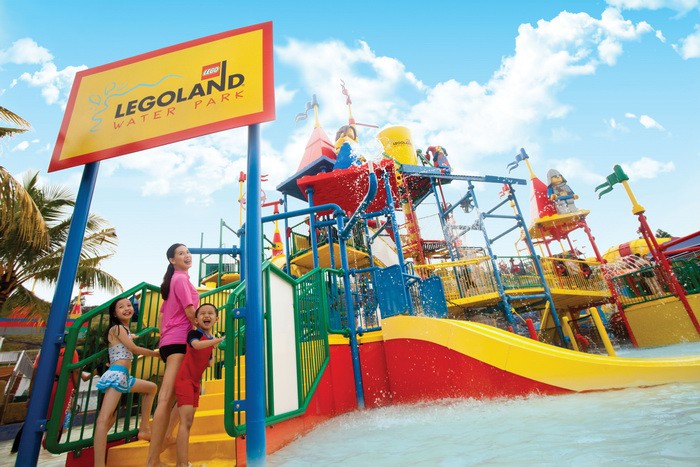 Legoland Waterpark Johor Malaysia Berenang sama Balok Lego